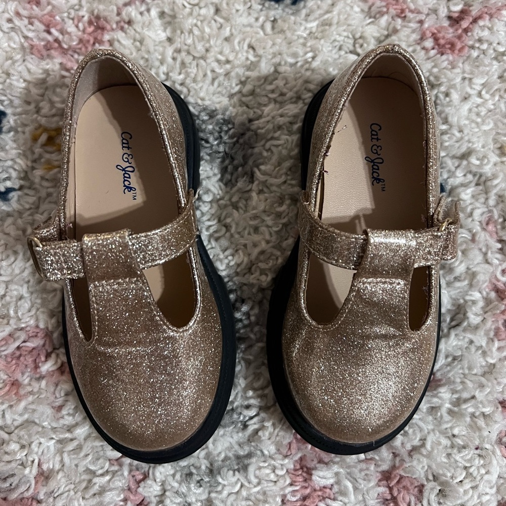 Sparkly Gold. Cat &Jack. size 7.